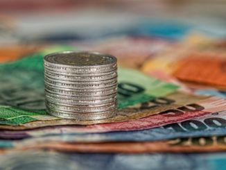 Die Rabattschlacht am Finanz-Buffet ist von begrenzter Dauer, da immer mehr Verbraucher hinter die Kulissen blicken und erkennen, dass sie den Negativzins mit ihren persönlichen Daten bezahlen. Hier finden traditionelle, seriöse Banken einen Hebel, den sie zu ihren Gunsten drehen und als Multiplikator in der Gewinnung neuer Kunden einsetzen können.