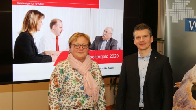 (v.l.): Doris Schwedt, KUG-Expertin der Arbeitsagentur Osnabrück, und Lars Hirseland, Teamleiter des Arbeitgeber-Services der Arbeitsagentur Osnabrück.