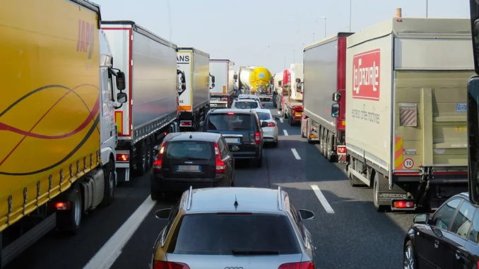 Oldenburgische IHK und Handelskammer Bremen befürchten Verkehrschaos