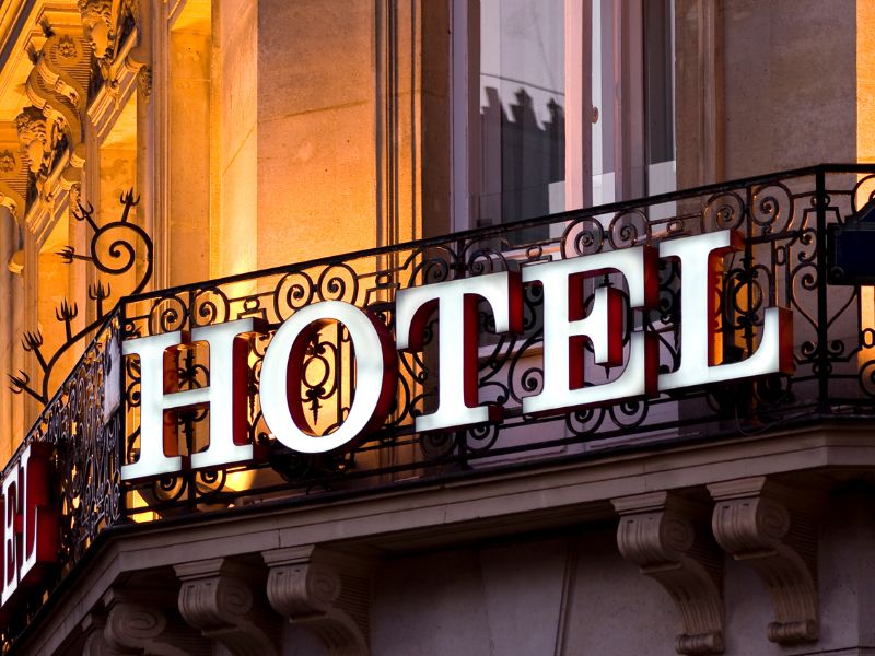 Tourismus im Juni 2023: Stagnation bei der Zahl der Gäste, Rückgang bei der Zahl der Übernachtungen - positive Halbjahresbilanz