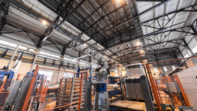 Auktion oder Direktverkauf: Optimale Vermarktungswege für technische Anlagen im B2B-Bereich